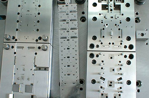 关于胶州压铸模具制造加工中对材料有什么要求？